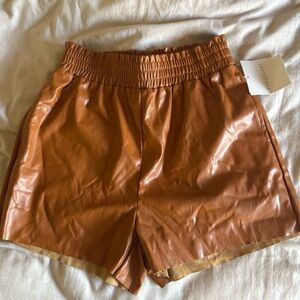 NWT Vagabond Natalia Paperbag vegan leather shorts - Cognac/L